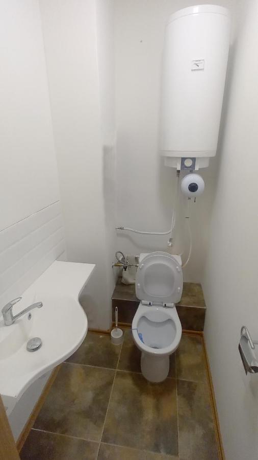 Krasny Priestranny Slnecny Apartman V Centre Mesta Trenčín Kültér fotó