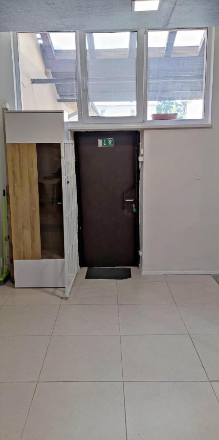 Krasny Priestranny Slnecny Apartman V Centre Mesta Trenčín Kültér fotó